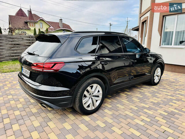 Черный Фольксваген Туарег, объемом двигателя 3 л и пробегом 195 тыс. км за 33700 $, фото 3 на Automoto.ua