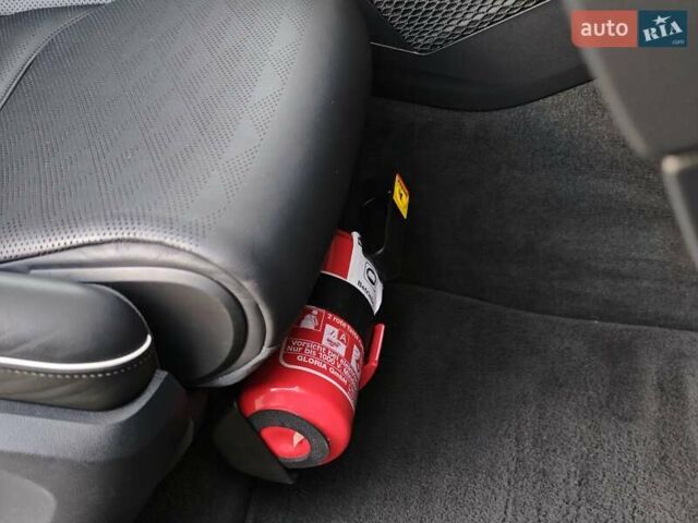 Черный Фольксваген Туарег, объемом двигателя 2.97 л и пробегом 108 тыс. км за 57499 $, фото 54 на Automoto.ua