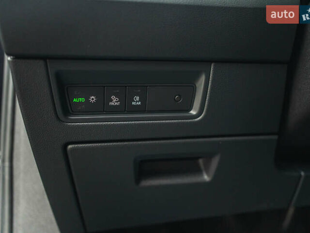 Черный Фольксваген Туарег, объемом двигателя 3.96 л и пробегом 170 тыс. км за 57777 $, фото 48 на Automoto.ua