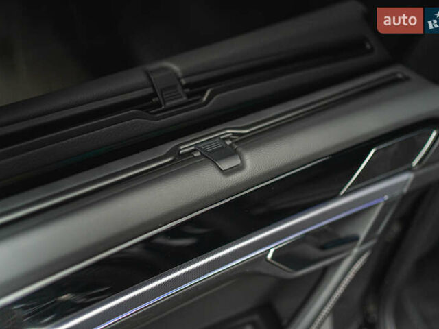 Черный Фольксваген Туарег, объемом двигателя 3.96 л и пробегом 170 тыс. км за 57777 $, фото 55 на Automoto.ua