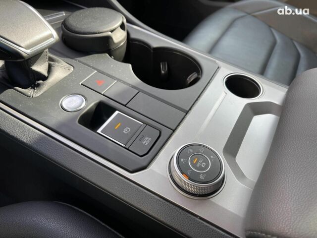 Чорний Фольксваген Туарег, об'ємом двигуна 3 л та пробігом 43 тис. км за 43990 $, фото 25 на Automoto.ua