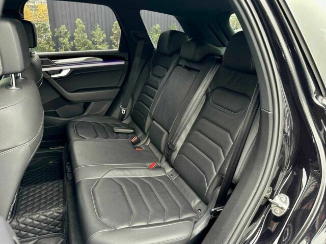 Черный Фольксваген Туарег, объемом двигателя 3 л и пробегом 141 тыс. км за 48500 $, фото 12 на Automoto.ua