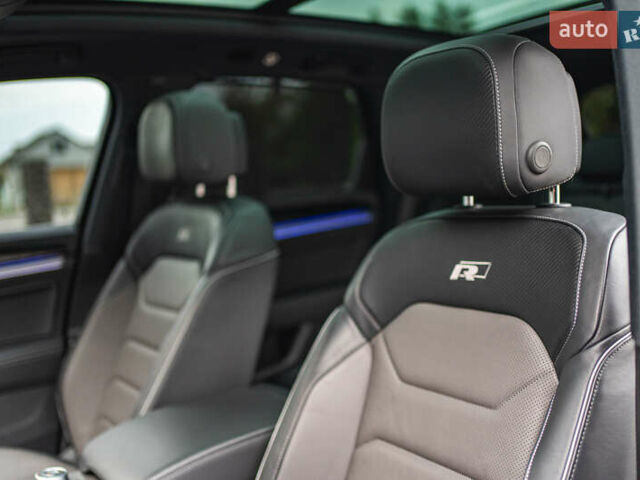 Черный Фольксваген Туарег, объемом двигателя 3.96 л и пробегом 170 тыс. км за 57777 $, фото 89 на Automoto.ua