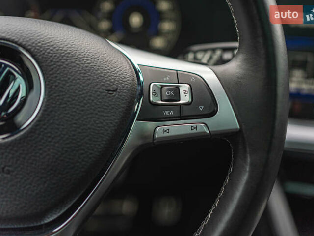 Черный Фольксваген Туарег, объемом двигателя 3.96 л и пробегом 170 тыс. км за 57777 $, фото 76 на Automoto.ua