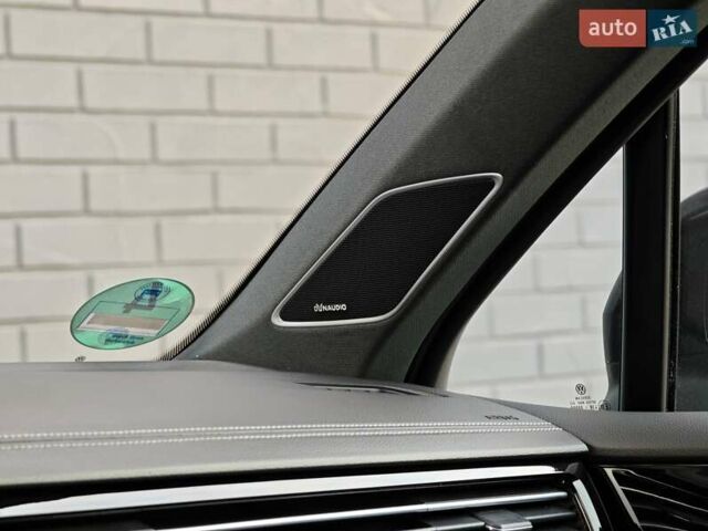 Черный Фольксваген Туарег, объемом двигателя 2.97 л и пробегом 98 тыс. км за 59980 $, фото 53 на Automoto.ua