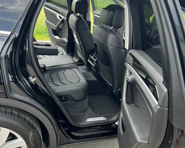 Черный Фольксваген Туарег, объемом двигателя 2.97 л и пробегом 121 тыс. км за 49800 $, фото 15 на Automoto.ua