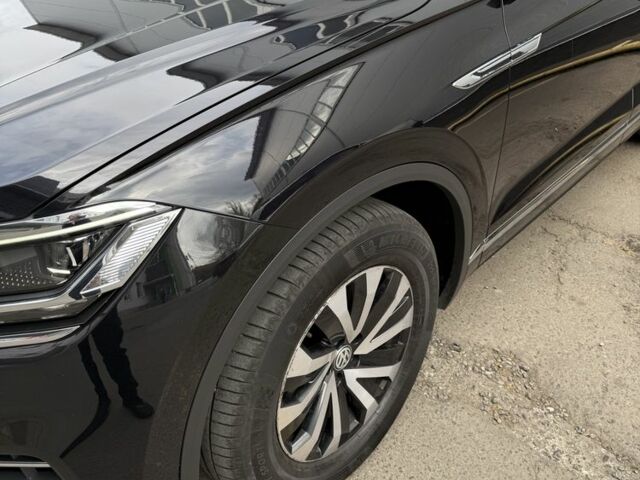 Черный Фольксваген Туарег, объемом двигателя 3 л и пробегом 147 тыс. км за 47000 $, фото 9 на Automoto.ua