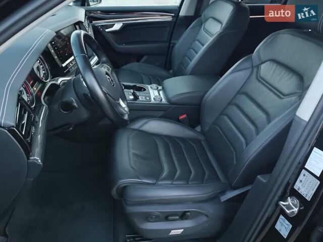 Чорний Фольксваген Туарег, об'ємом двигуна 2.97 л та пробігом 255 тис. км за 41500 $, фото 26 на Automoto.ua