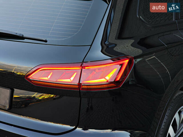 Черный Фольксваген Туарег, объемом двигателя 2.97 л и пробегом 108 тыс. км за 57499 $, фото 17 на Automoto.ua