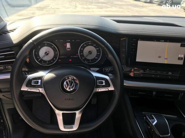 Чорний Фольксваген Туарег, об'ємом двигуна 3 л та пробігом 119 тис. км за 49990 $, фото 15 на Automoto.ua