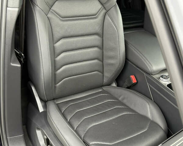 Черный Фольксваген Туарег, объемом двигателя 3 л и пробегом 188 тыс. км за 44555 $, фото 51 на Automoto.ua