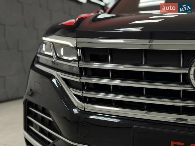 Черный Фольксваген Туарег, объемом двигателя 2.97 л и пробегом 123 тыс. км за 49900 $, фото 8 на Automoto.ua