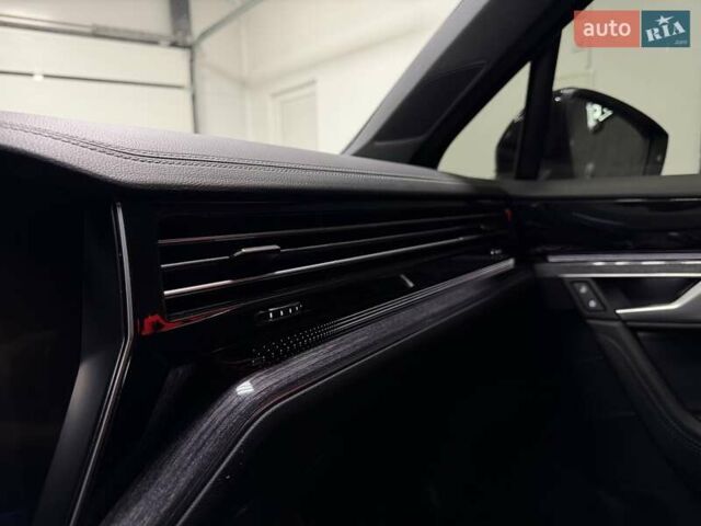 Черный Фольксваген Туарег, объемом двигателя 2.97 л и пробегом 123 тыс. км за 49900 $, фото 41 на Automoto.ua