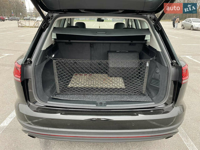 Черный Фольксваген Туарег, объемом двигателя 2.99 л и пробегом 135 тыс. км за 36950 $, фото 21 на Automoto.ua