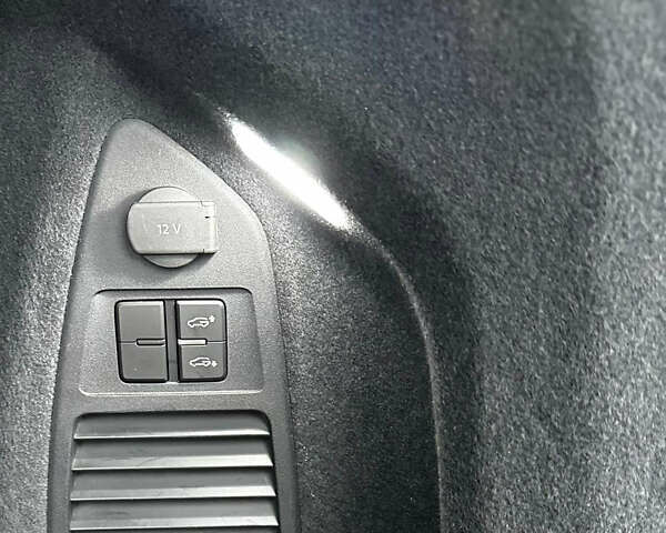 Черный Фольксваген Туарег, объемом двигателя 3 л и пробегом 115 тыс. км за 45500 $, фото 23 на Automoto.ua