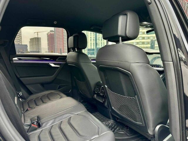 Черный Фольксваген Туарег, объемом двигателя 3 л и пробегом 141 тыс. км за 48500 $, фото 16 на Automoto.ua