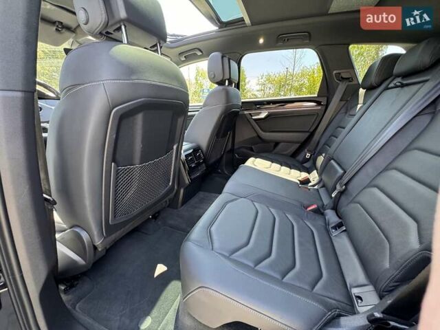 Черный Фольксваген Туарег, объемом двигателя 2.97 л и пробегом 194 тыс. км за 48200 $, фото 31 на Automoto.ua