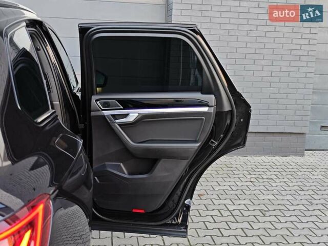 Черный Фольксваген Туарег, объемом двигателя 2.97 л и пробегом 108 тыс. км за 57499 $, фото 44 на Automoto.ua