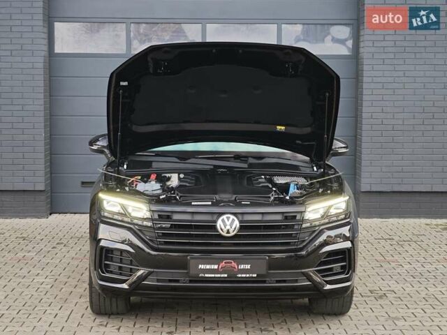 Черный Фольксваген Туарег, объемом двигателя 2.97 л и пробегом 98 тыс. км за 59980 $, фото 72 на Automoto.ua