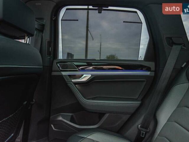 Черный Фольксваген Туарег, объемом двигателя 3.96 л и пробегом 170 тыс. км за 57777 $, фото 99 на Automoto.ua