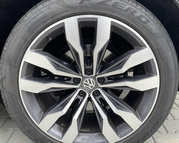 Черный Фольксваген Туарег, объемом двигателя 2.97 л и пробегом 267 тыс. км за 43900 $, фото 11 на Automoto.ua