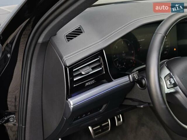 Черный Фольксваген Туарег, объемом двигателя 2.97 л и пробегом 98 тыс. км за 59980 $, фото 30 на Automoto.ua