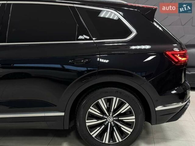 Черный Фольксваген Туарег, объемом двигателя 2.97 л и пробегом 123 тыс. км за 49900 $, фото 24 на Automoto.ua