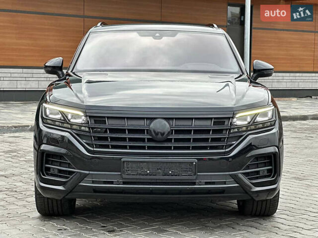 Черный Фольксваген Туарег, объемом двигателя 2.97 л и пробегом 129 тыс. км за 48500 $, фото 6 на Automoto.ua