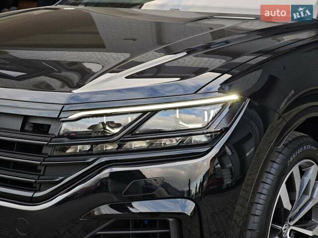 Черный Фольксваген Туарег, объемом двигателя 2.97 л и пробегом 108 тыс. км за 57499 $, фото 12 на Automoto.ua