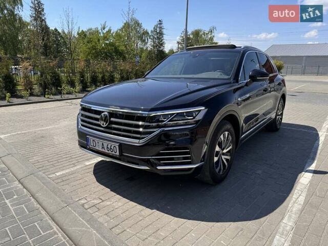 Черный Фольксваген Туарег, объемом двигателя 2.97 л и пробегом 194 тыс. км за 48200 $, фото 3 на Automoto.ua
