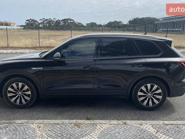 Черный Фольксваген Туарег, объемом двигателя 2.99 л и пробегом 100 тыс. км за 48000 $, фото 3 на Automoto.ua