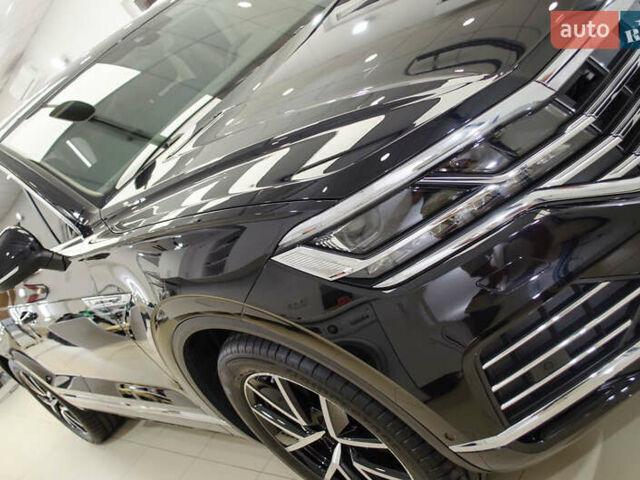 Черный Фольксваген Туарег, объемом двигателя 2.97 л и пробегом 95 тыс. км за 60000 $, фото 10 на Automoto.ua