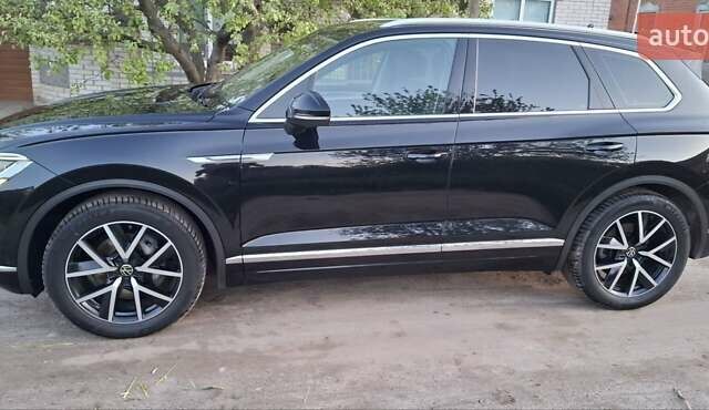 Фольксваген Туарег 2020 у Ахтырке на Automoto.ua Чорний Фольксваген Туарег, об'ємом двигуна 2.97 л та пробігом 150 тис. км за 52700 $, фото 22 на Automoto.ua