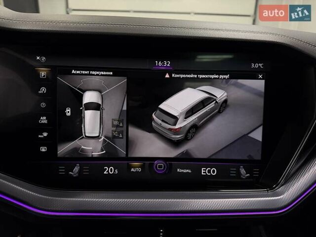 Чорний Фольксваген Туарег, об'ємом двигуна 3.96 л та пробігом 138 тис. км за 64500 $, фото 39 на Automoto.ua