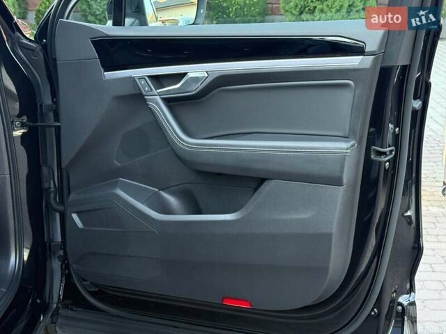 Черный Фольксваген Туарег, объемом двигателя 2.97 л и пробегом 79 тыс. км за 59400 $, фото 39 на Automoto.ua