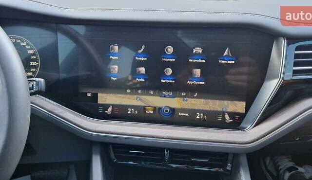 Черный Фольксваген Туарег, объемом двигателя 2.97 л и пробегом 66 тыс. км за 58800 $, фото 26 на Automoto.ua