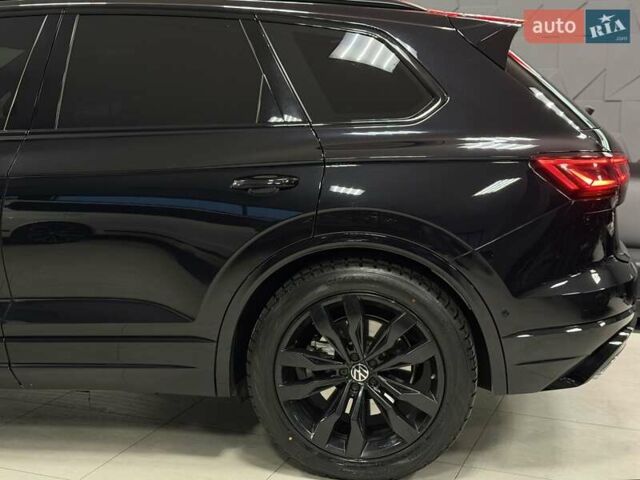 Чорний Фольксваген Туарег, об'ємом двигуна 3.96 л та пробігом 138 тис. км за 64500 $, фото 20 на Automoto.ua