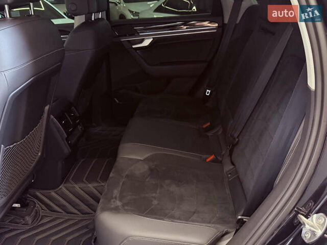 Черный Фольксваген Туарег, объемом двигателя 2.97 л и пробегом 100 тыс. км за 51999 $, фото 21 на Automoto.ua