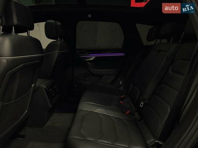 Чорний Фольксваген Туарег, об'ємом двигуна 3.96 л та пробігом 138 тис. км за 64500 $, фото 52 на Automoto.ua