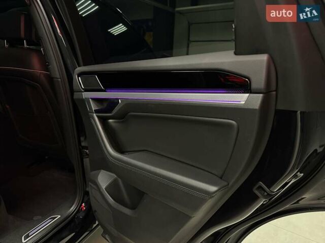 Чорний Фольксваген Туарег, об'ємом двигуна 3.96 л та пробігом 138 тис. км за 64500 $, фото 56 на Automoto.ua