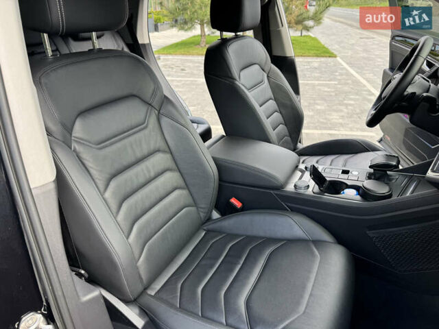 Черный Фольксваген Туарег, объемом двигателя 3 л и пробегом 137 тыс. км за 47200 $, фото 38 на Automoto.ua