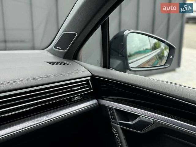 Черный Фольксваген Туарег, объемом двигателя 3 л и пробегом 116 тыс. км за 60900 $, фото 17 на Automoto.ua