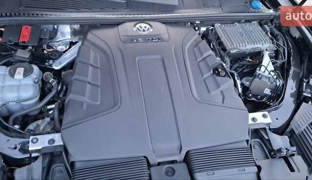 Фольксваген Туарег 2020 у Ахтырке на Automoto.ua Чорний Фольксваген Туарег, об'ємом двигуна 2.97 л та пробігом 150 тис. км за 52700 $, фото 62 на Automoto.ua