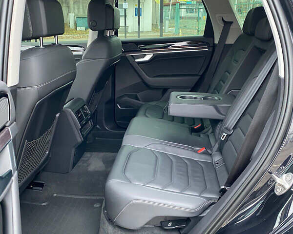 Черный Фольксваген Туарег, объемом двигателя 2.99 л и пробегом 180 тыс. км за 31700 $, фото 20 на Automoto.ua