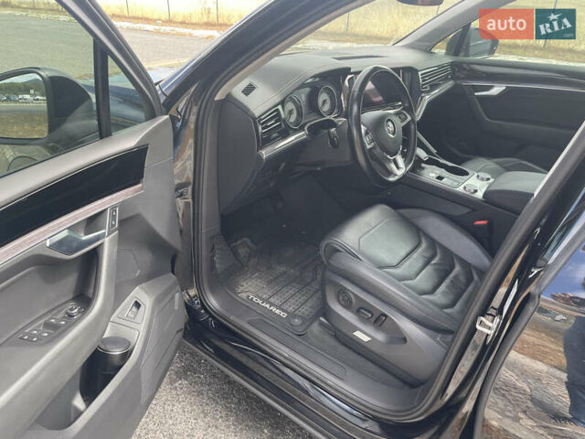 Черный Фольксваген Туарег, объемом двигателя 2.99 л и пробегом 100 тыс. км за 48000 $, фото 10 на Automoto.ua
