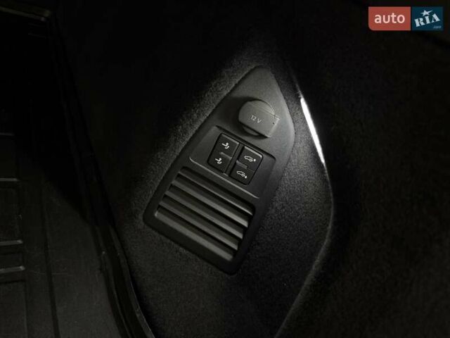 Чорний Фольксваген Туарег, об'ємом двигуна 3.96 л та пробігом 138 тис. км за 64500 $, фото 66 на Automoto.ua