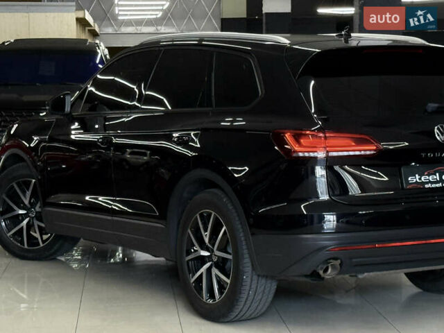 Черный Фольксваген Туарег, объемом двигателя 2.97 л и пробегом 100 тыс. км за 51999 $, фото 12 на Automoto.ua