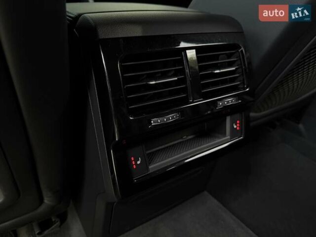 Черный Фольксваген Туарег, объемом двигателя 2.97 л и пробегом 138 тыс. км за 56800 $, фото 79 на Automoto.ua