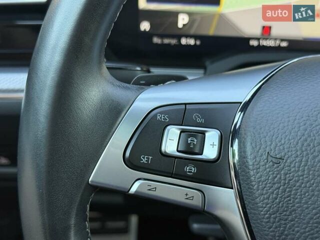 Черный Фольксваген Туарег, объемом двигателя 2.97 л и пробегом 79 тыс. км за 59400 $, фото 86 на Automoto.ua