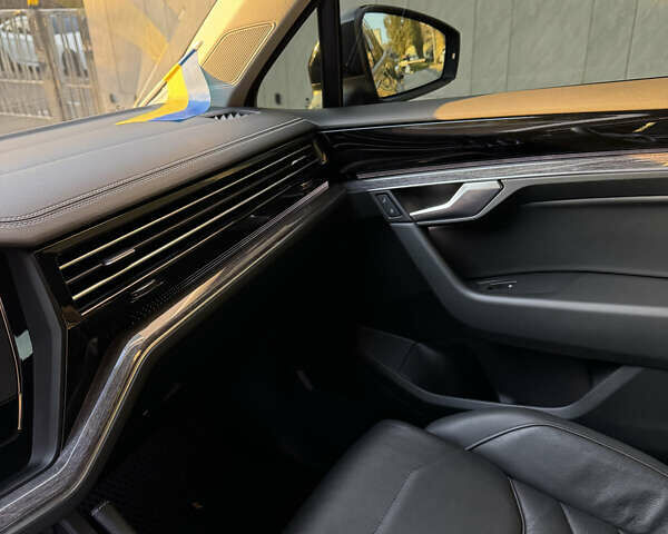 Черный Фольксваген Туарег, объемом двигателя 2.97 л и пробегом 49 тыс. км за 49800 $, фото 17 на Automoto.ua